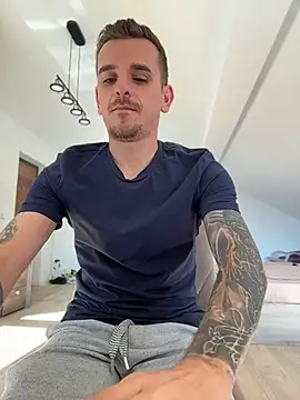 Huge_cock22cm