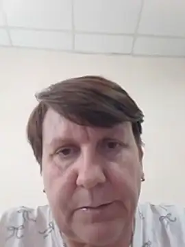 AmazingArino52 live cam on StripChat