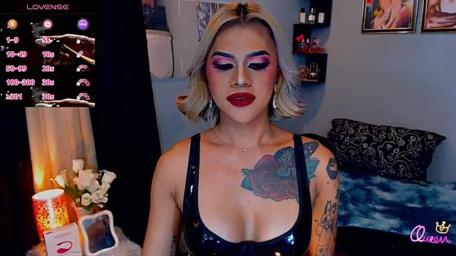 StellaStrong30 live cam on StripChat