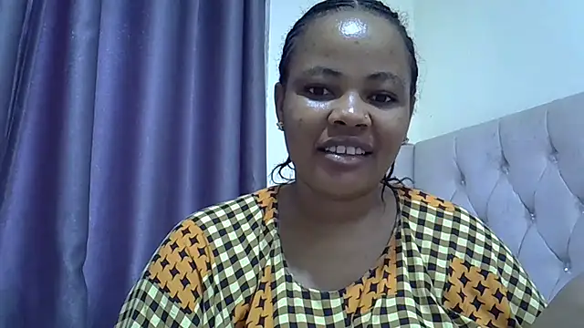 EliteLuna live cam on StripChat