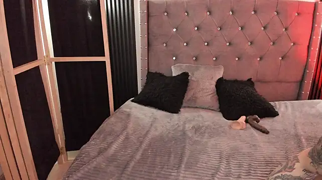 Scarbadgirl_