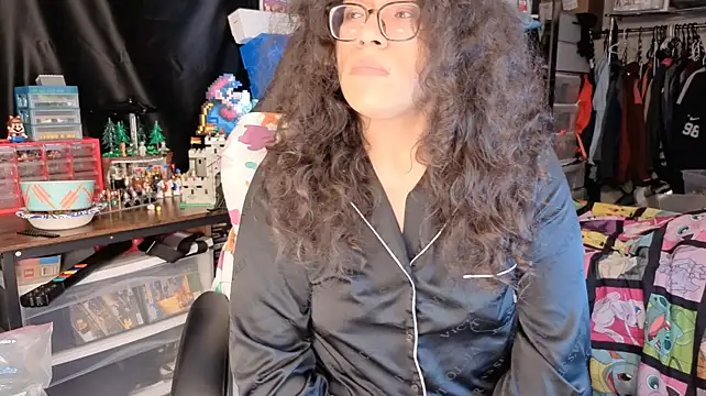ShinyCherub live cam preview