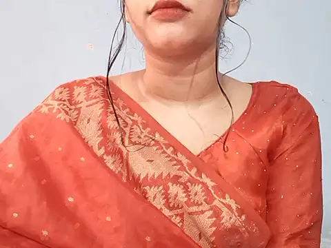 Adhiti_1's live cam
