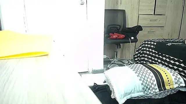 sasi_luna live cam on StripChat