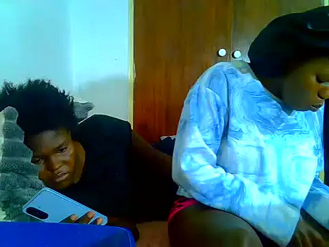 SweetHoney21_ live cam on StripChat