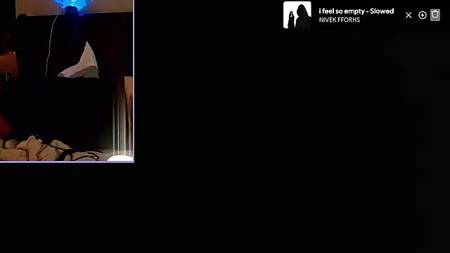 Snarfle82 live cam on StripChat