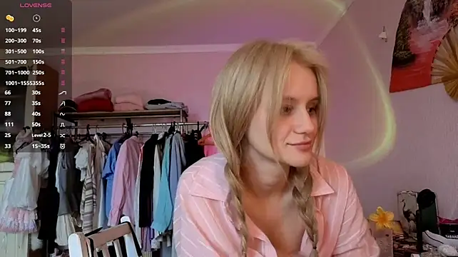 MelissaZaria live cam on StripChat