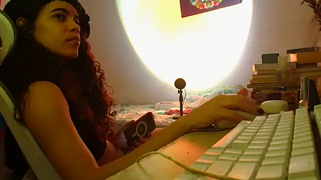 Sassa_69 live cam on StripChat
