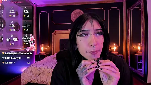 Kat_VonDe live cam on StripChat