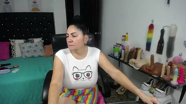 mature_bigboobs10 live cam on StripChat