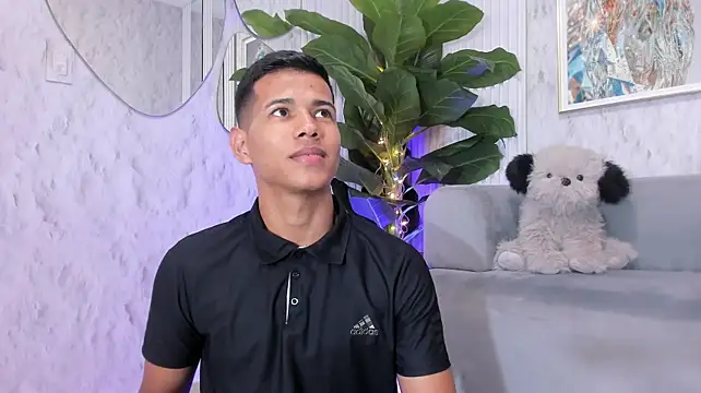 Noah_sexhotty