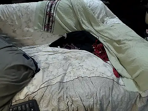 Trish_CurveCock