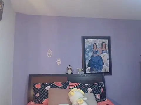 Emma-Wilson live cam preview