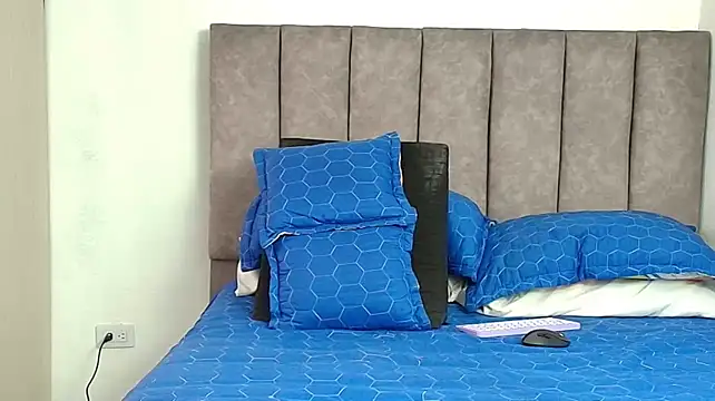 karina_lewis_