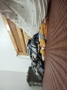 One_mores live cam preview
