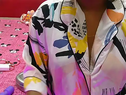 Hot-navyaa
