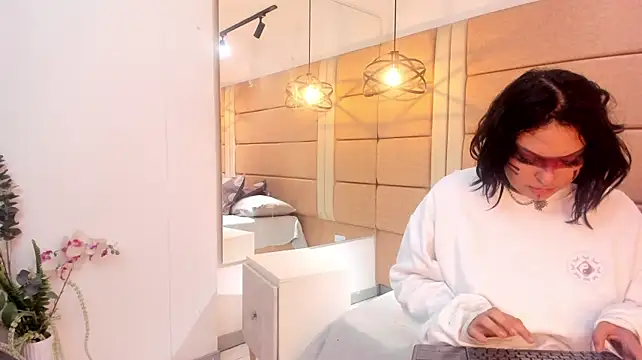 NaomiWhite_