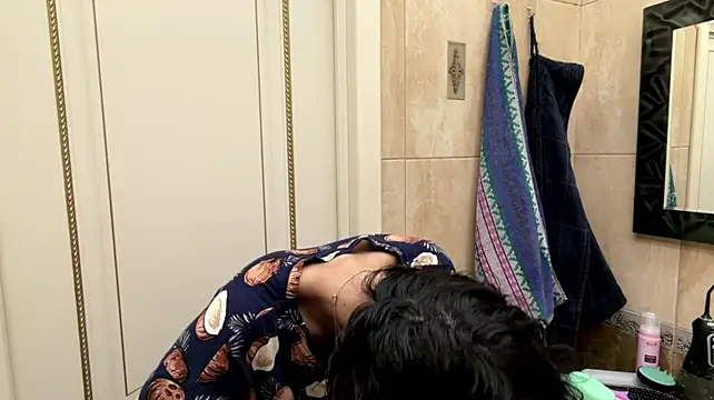 ShantiLeavitt live cam preview