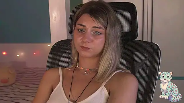 MilaMilkEyes