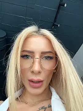 AngieShae webcam