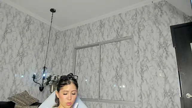 Slim_Petitee live cam on StripChat