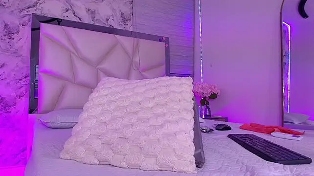 kendal_rossi live cam on StripChat
