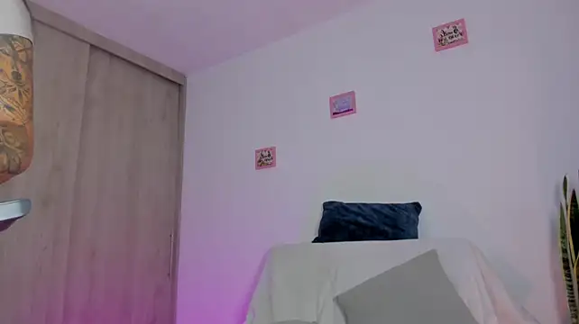 Naishaaford webcam