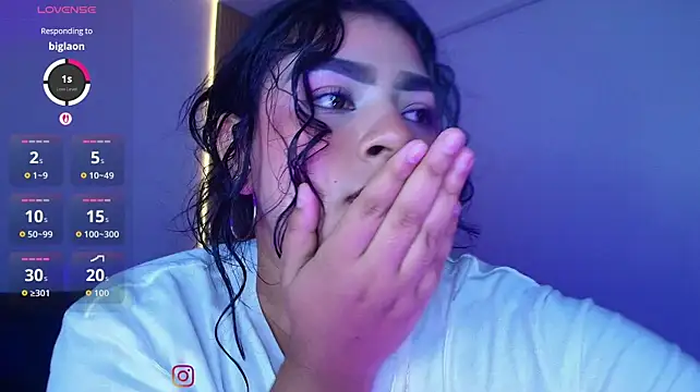 sharloth_0 live cam on StripChat