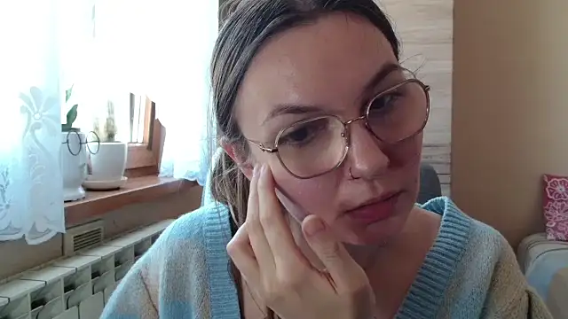LooveELLYx webcam