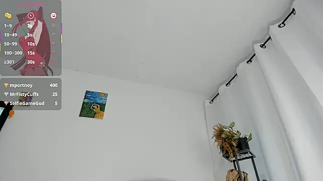 Mia-Valeria- webcam