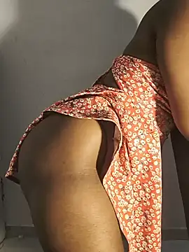 DIRTYSECRET_QUEEN_07