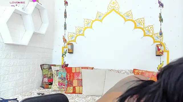 LadyNahir webcam