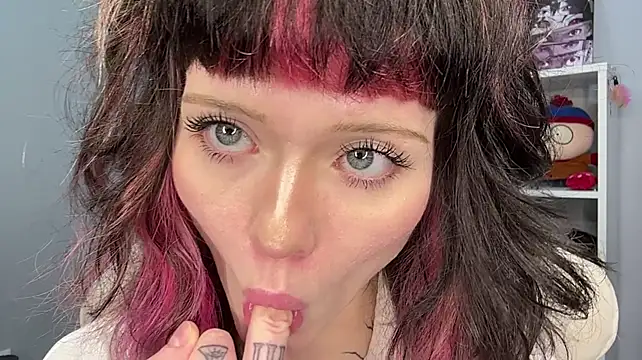 ShadowBarbie webcam