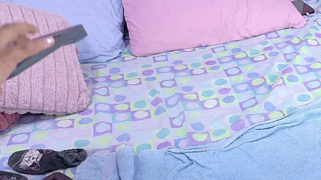 AlanaRoseeX webcam