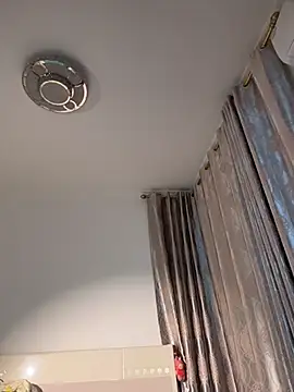 xiaoyizi20261 live cam