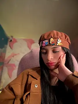 Sasha-firee live cam on StripChat