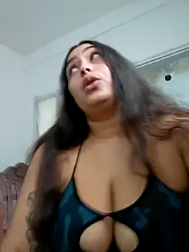 xandra252 live cam on StripChat