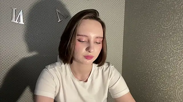 LovieClausing live cam on StripChat