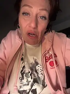 MilfOfDreams live cam on StripChat