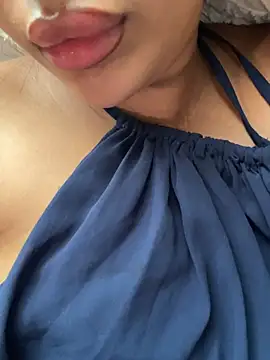 Sexlove1xo webcam