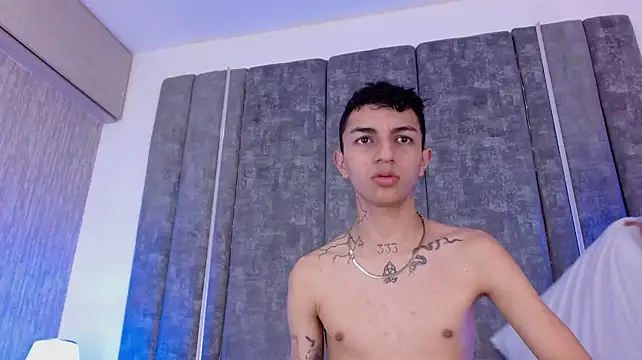 NickandAbby_ webcam