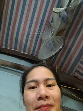 Nice_16 live cam on StripChat