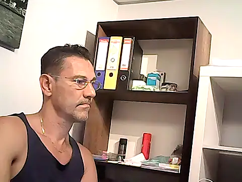 mastercharisma35 (Ask my age) - like tips pls. ı stand up for you.. okey