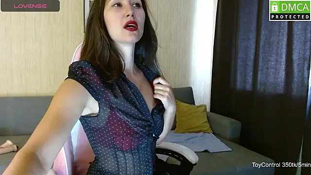 Linda_Ernestine webcam