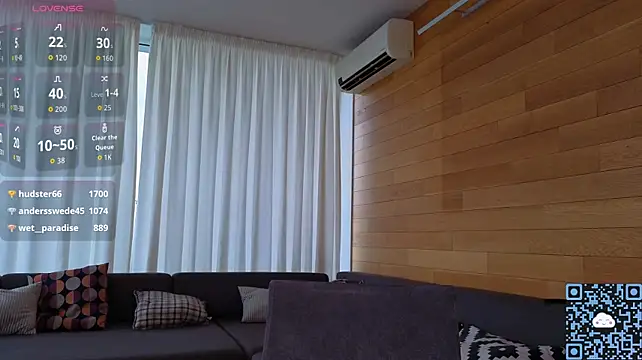 AliciaBrooks webcam