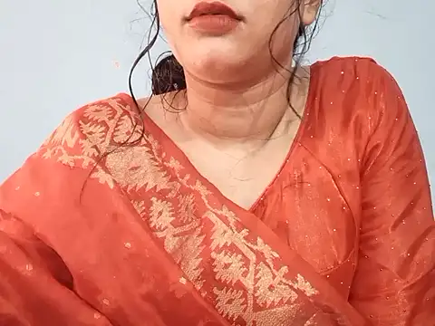 Adhiti_1 live cam on StripChat