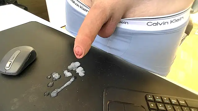 sperma_tributes (Ask my age) - Abspritzen / Cum