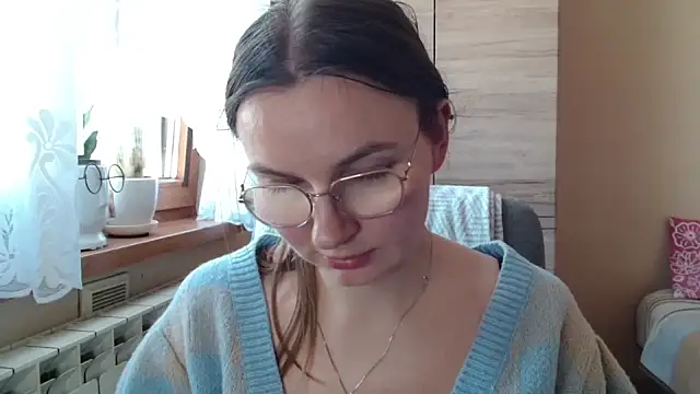 LooveELLYx webcam