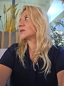 kaylinjan (F milf) - 😈Step By Step..Make Me Wet..public😈
