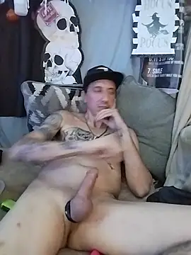 TuzdayG live cam on StripChat